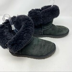 Ugg Bailey Buckle Mini- Size 6